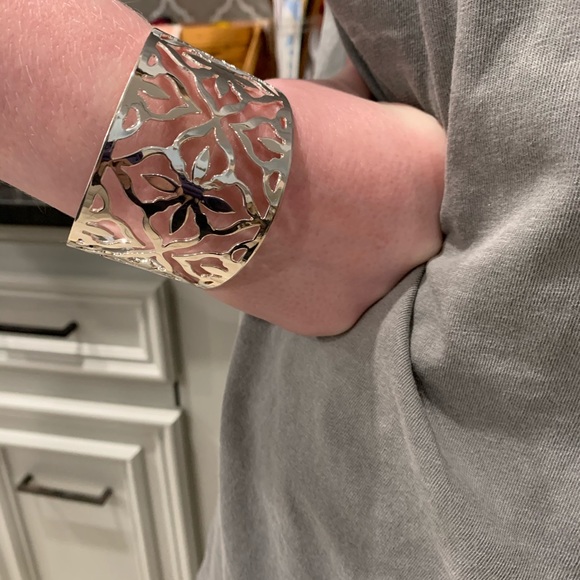 Feminine Silver Tone Cuff Bracelet - Picture 4 of 4